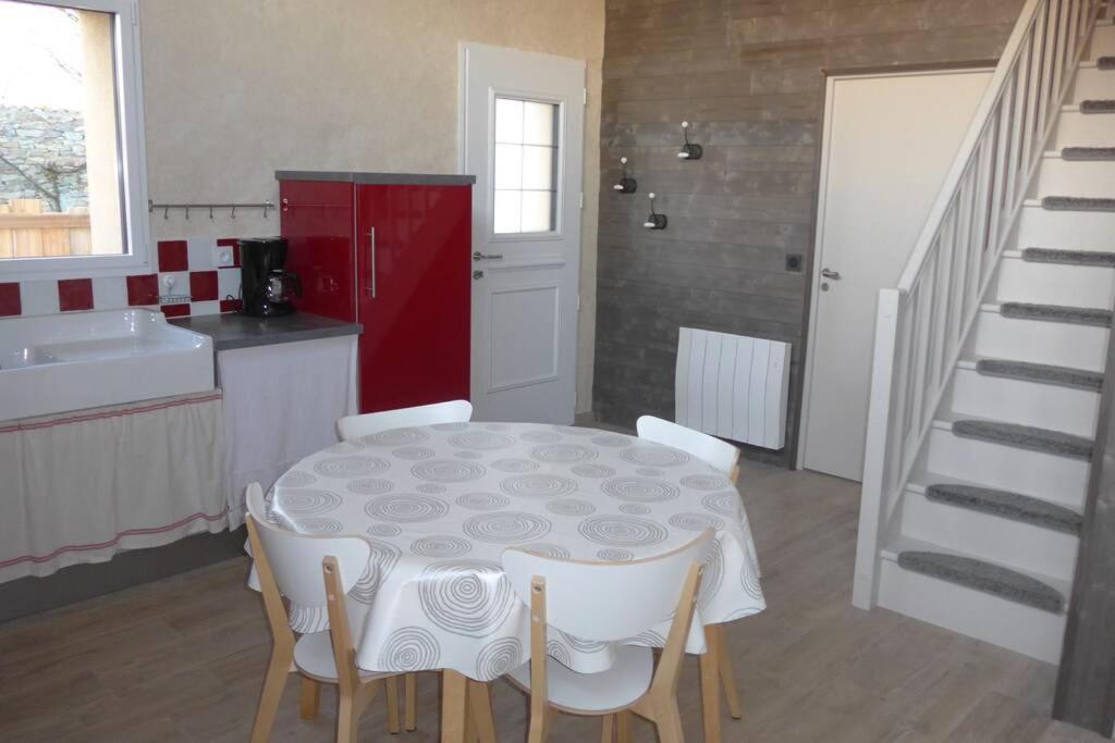 Gîte rural 3 étoiles, 4 pers Puy du fou vendée ,montaigu clisson La Boissiere-de-Montaigu Extérieur photo